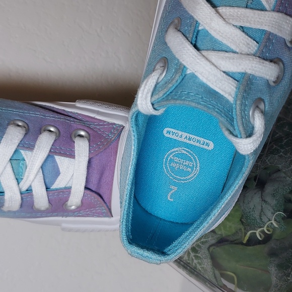 Girls Platform Canvas Sneaker - Picture 9 of 11